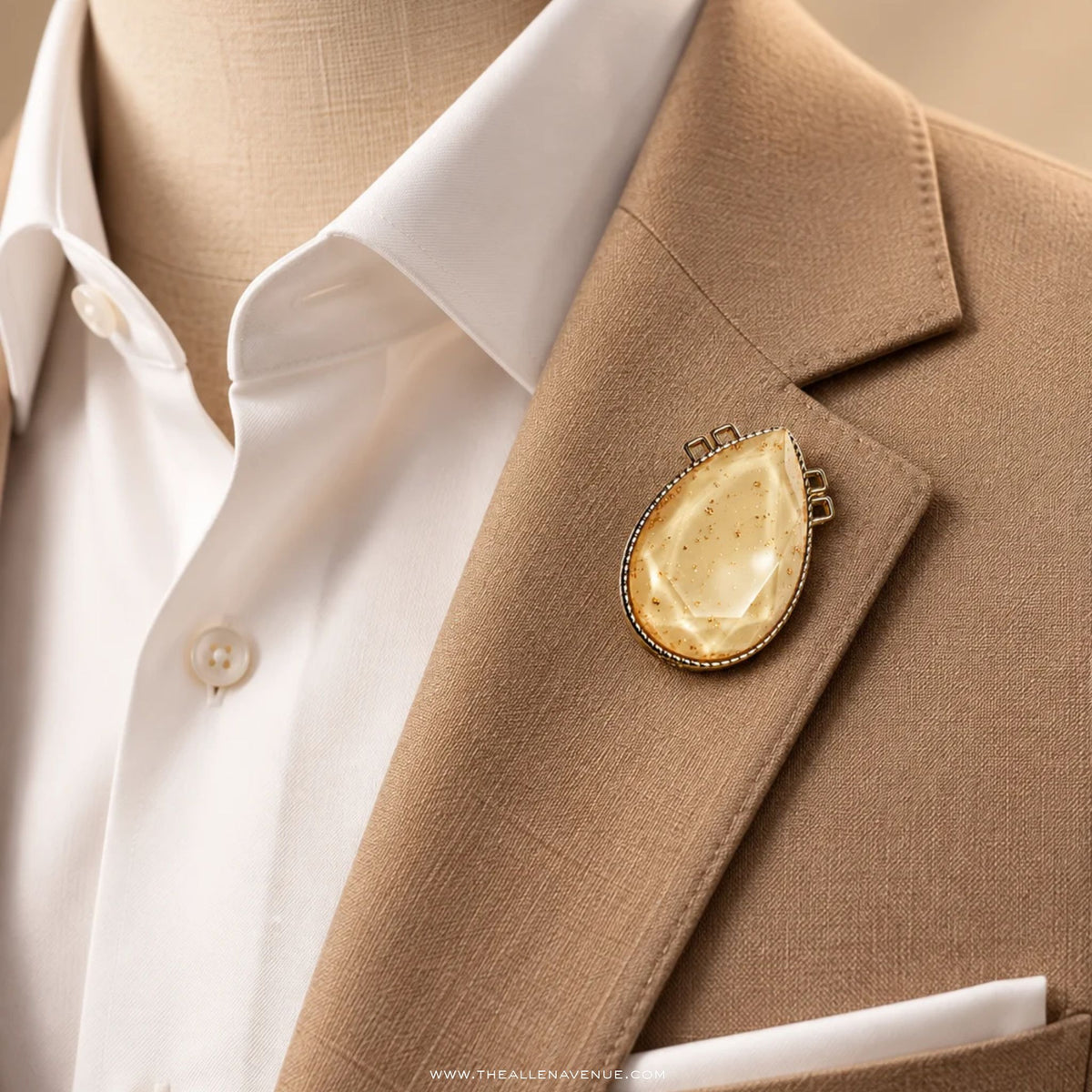 The Ashford Gold Lapel Pin