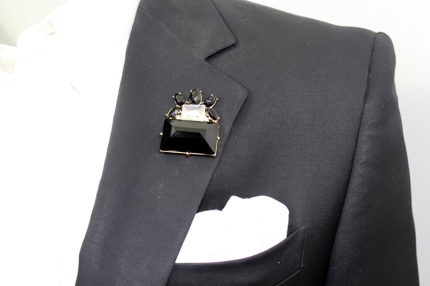 Golden Onyx Lapel Pin